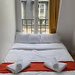 Charmante Petite Chambre Vue Sur Les Toits De Paris Avec Ascenseur - 15 Minutes Tour Eiffel